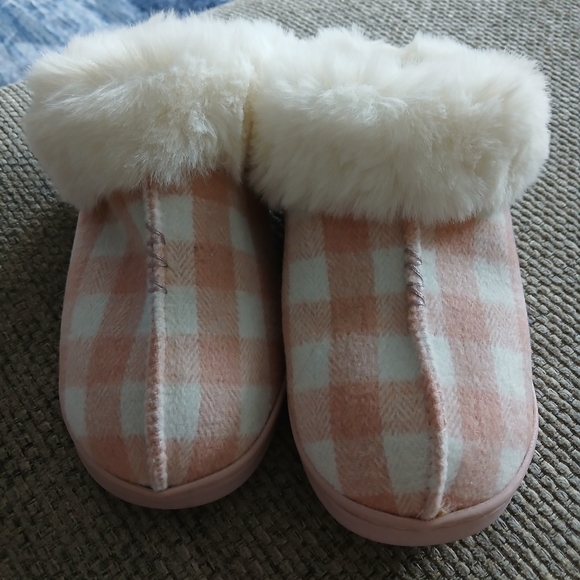 LC Lauren Conrad Shoes - LC Lauren Conrad Women's Faux Fur Plaid Clog Slippers size 5/6